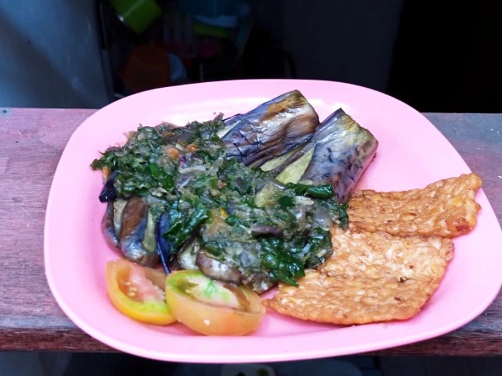 Cara Gampang Menyiapkan Resep Terong Penyet Sambel Hijau yang Sempurna Anti Ribet, Mantap Sekali