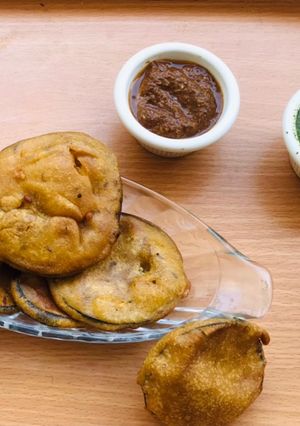 A picture of Bengan pakora.
