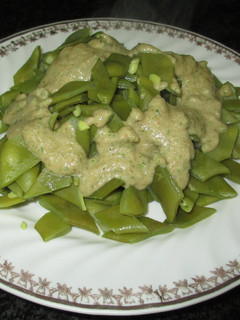 Una foto de Judías planas con salsa de anacardos-veggie - fácil