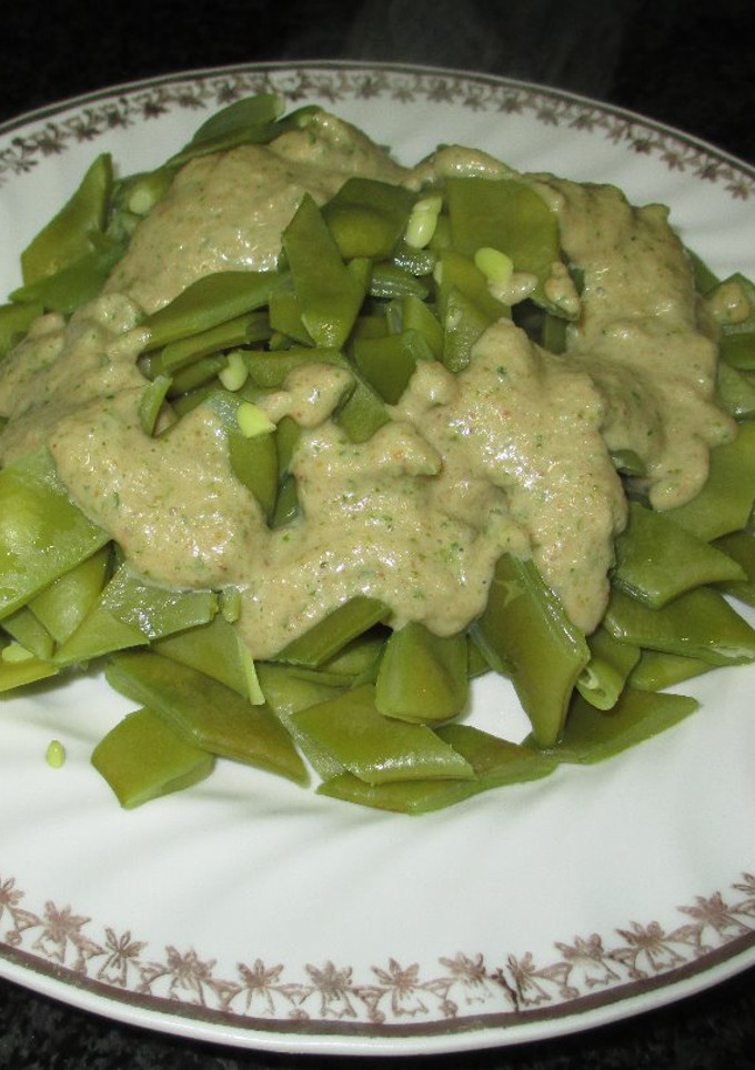 Una foto de Judías planas con salsa de anacardos-veggie - fácil