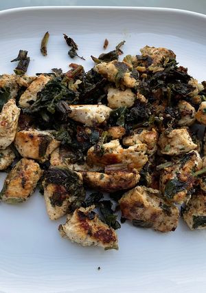 A picture of Grilled Chicken with Celery.