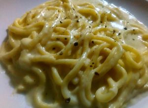 Una foto de Tallarines con crema de leche