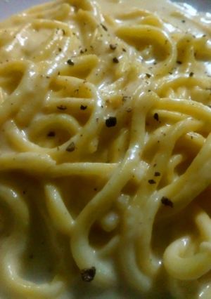 Una foto de Tallarines con crema de leche