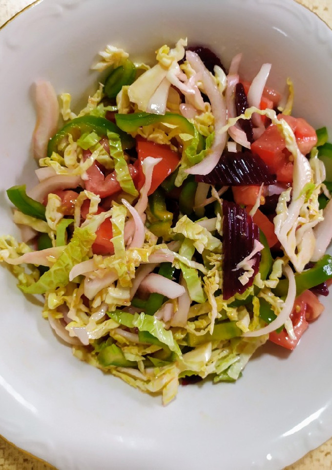Una foto de Ensalada de repollo y remolacha