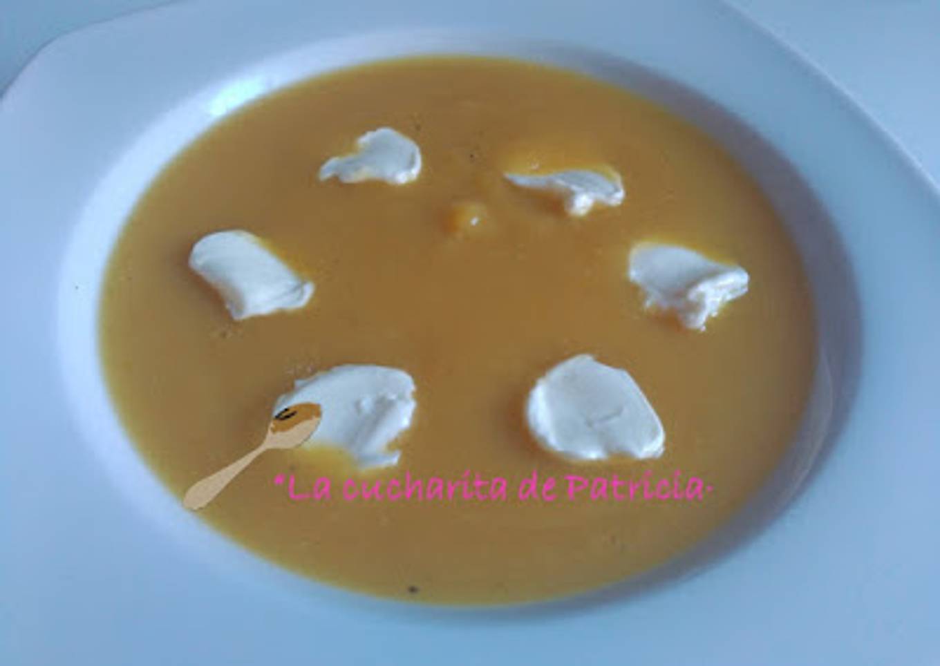 Crema de zanahorias y calabacin con lagrimitas de queso