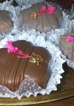 صورة لوصفة صابلي الوردة🌺 بكريمة الزبدة والشوكولا 🍫😋