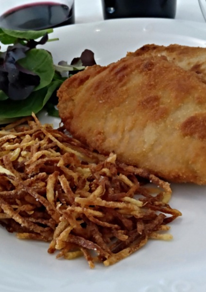 Una foto de Libritos de lomo empanados rellenos de jamón york y queso