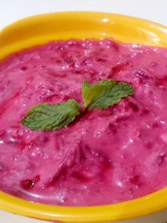बीटरूट रायता (Beetroot raita recipe in Hindi) रेसिपी मुख्य फोटो