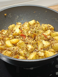Una foto de Cocina de aprovechamiento: revuelto de papas con carne picada