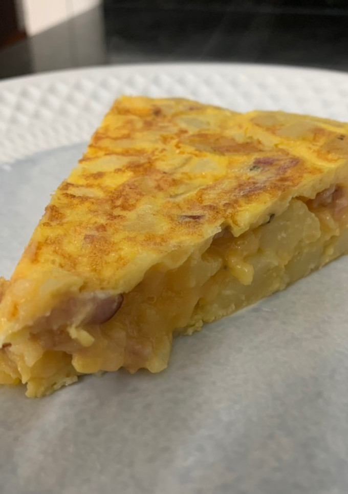Una foto de Tortilla de patata con bacon
