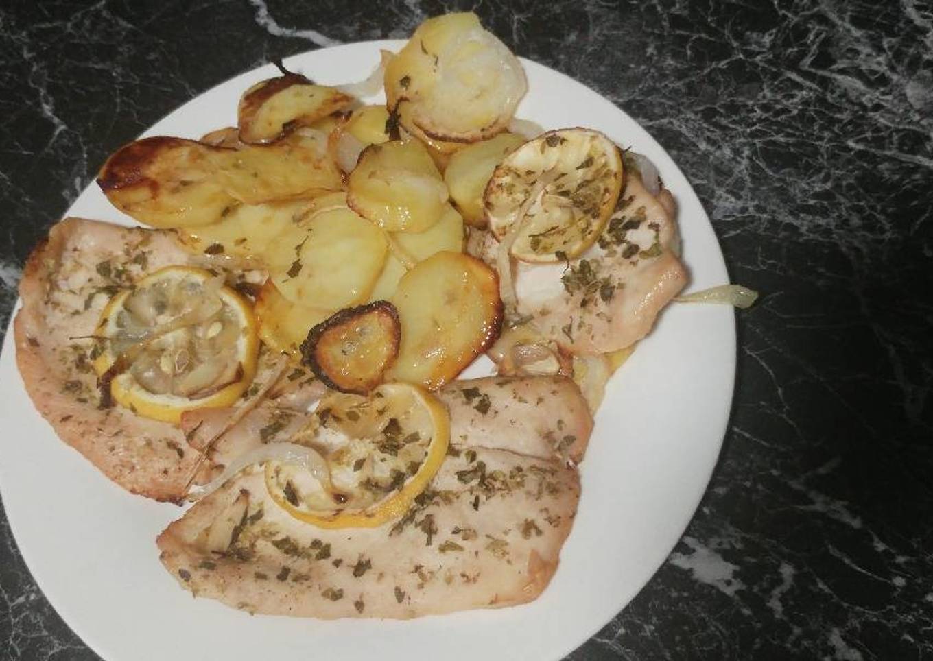 Filetes de pollo con limón al horno