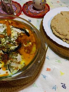 बेक्ड आलू बैंगन करी (baked aloo baingan curry recipe in Hindi) रेसिपी मुख्य फोटो