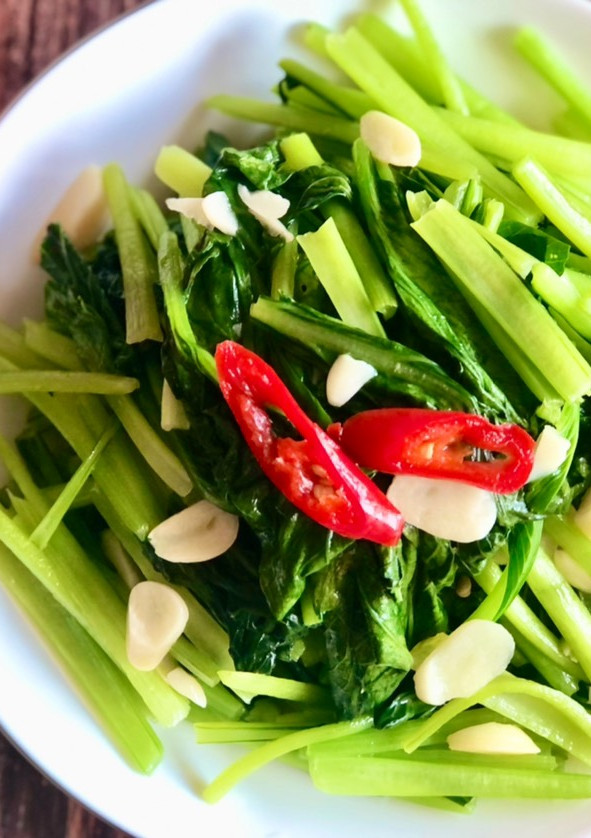 蒜炒小松菜 (油菜) / 簡單家常菜 的食譜成品照片