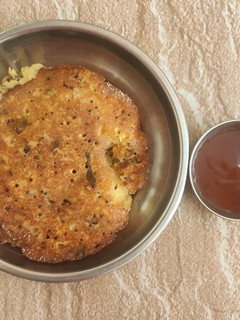 રવા હાંડવો (Rava Handvo Recipe In Gujarati) રેસીપી મુખ્ય ફોટો