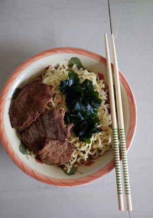 A picture of Pork Ramen noodles.