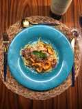 Spaguetti Mar & Terra (Lulas e Pancetta)