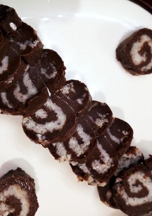 A picture of No bake Swiss Roll.