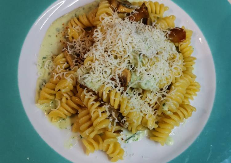 Fantasia di fusilli ai funghi