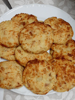 Foto principal de Hamburguesas de patata y atún (al horno)