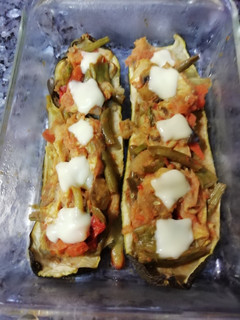 Una foto de Calabacines rellenos de verdura