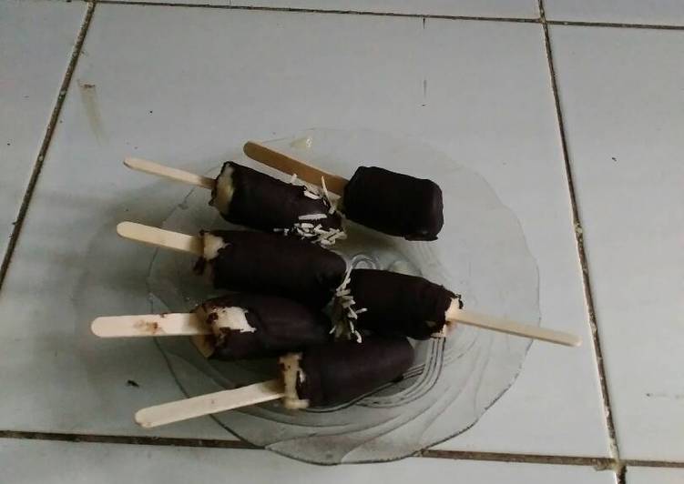 Es pisang balut cokelat