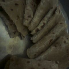 A picture of Chapati (chapos).