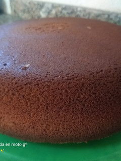 Una foto de Bizcochuelo De Chocolate Súper Húmedo🚀