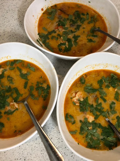 A picture of Tom Yum and Tom Kha Soup.