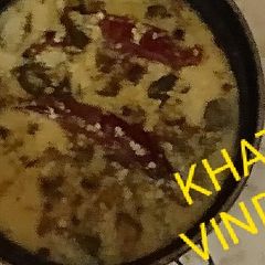 A picture of Khatti meethi bhindi raita.