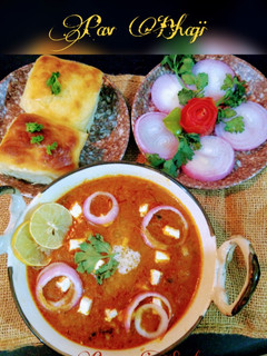 मसाले दार पाव भाजी (masaledar pav bhaji recipe in Hindi) रेसिपी मुख्य फोटो