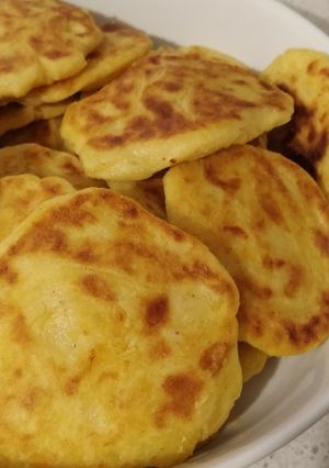 Sajtos burgonyalepény recept fotója
