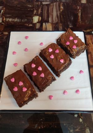 A picture of NO - BAKE BISCUIT BROWNIE.