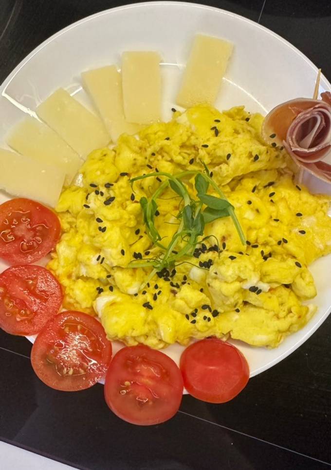 Смачненький сніданок 🍳)