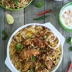 A picture of Chicken dum biryani.