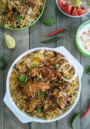 A picture of Chicken dum biryani.