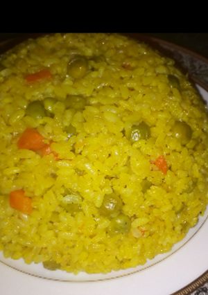 صورة لوصفة ارز الكاري بالبسلة والجزر