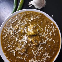 A picture of Palak paneer.