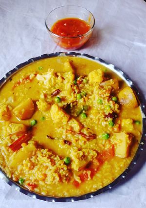 ডালমা খিচুরি (Dalma khichuri recipe in Bengali) রেসিপির প্রধান ছবি