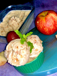 ஆப்பிள் குலோப்ஜாமுன் ஐஸ்கிரீம் / apple gulab jamun ice cream செய்முறை முக்கிய புகைப்படம்