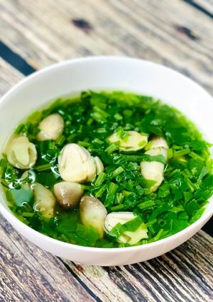 Hình của món Canh Cải Bó Xôi Nấu Nấm Rơm.