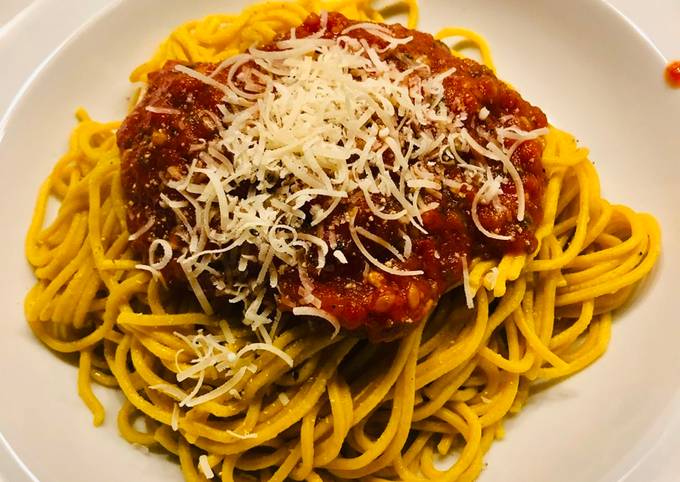 Spaghetti mit geschmolzenen Tomaten