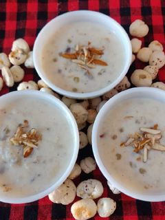 मखाना साबूदाना खीर (Makhna sabudana kheer recipe in Hindi) रेसिपी मुख्य फोटो