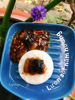 Hình của món Lươn sốt nấm hương.