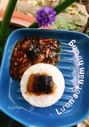 Hình của món Lươn sốt nấm hương.