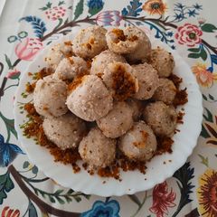 A picture of Prawns Ball Puttu.