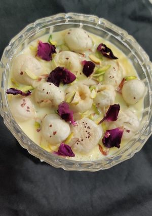 મખાના કસ્ટર્ડ(Makhana Custrd Recipe in Gujarati) રેસીપી મુખ્ય ફોટો
