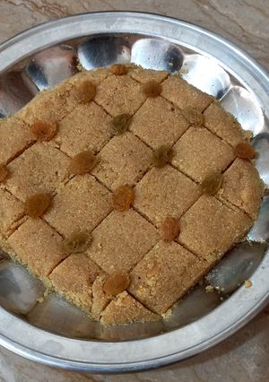 A picture of Sooji and besan ki burfi 🍣.