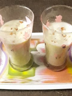 बनाना शेक (banana shake recipe in Hindi) रेसिपी मुख्य फोटो