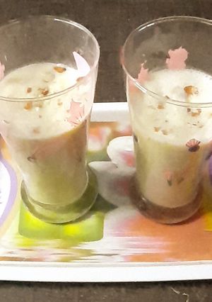 बनाना शेक (banana shake recipe in Hindi) रेसिपी मुख्य फोटो