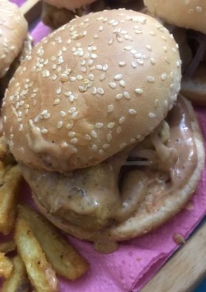 A picture of Zinger burger 🍔.